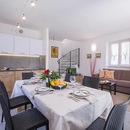 Sleeps 6 Air Con